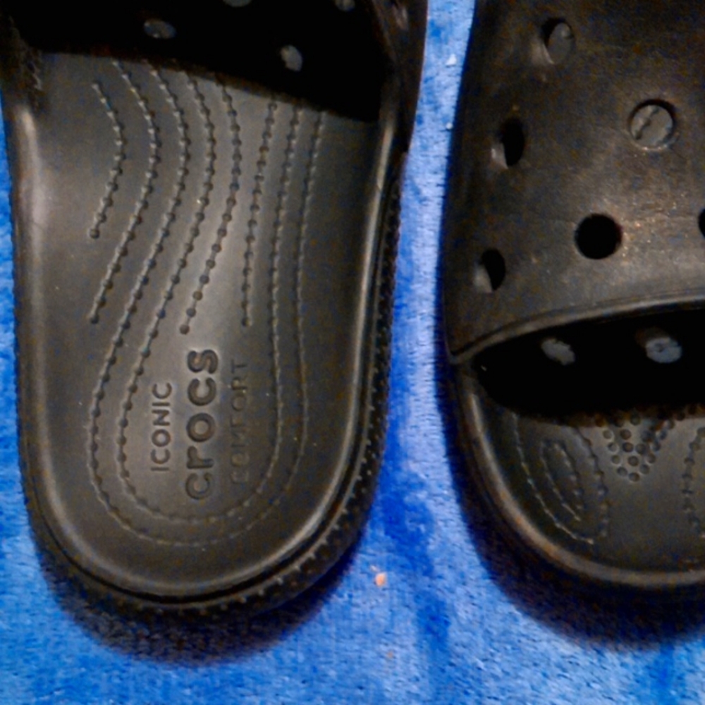 Crocs - Picture 2 of 5